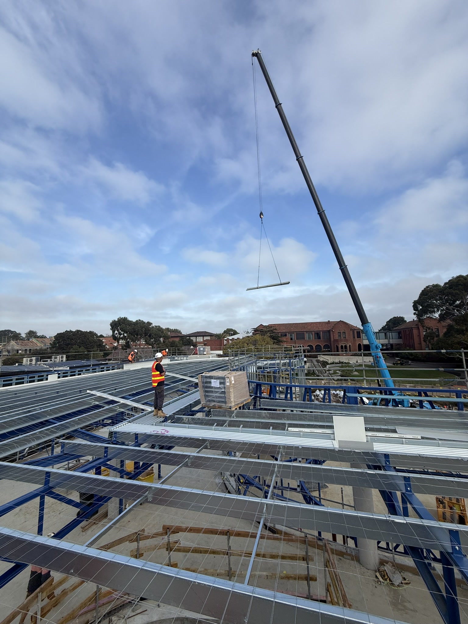 Crane over the building frame at Santa Maria College